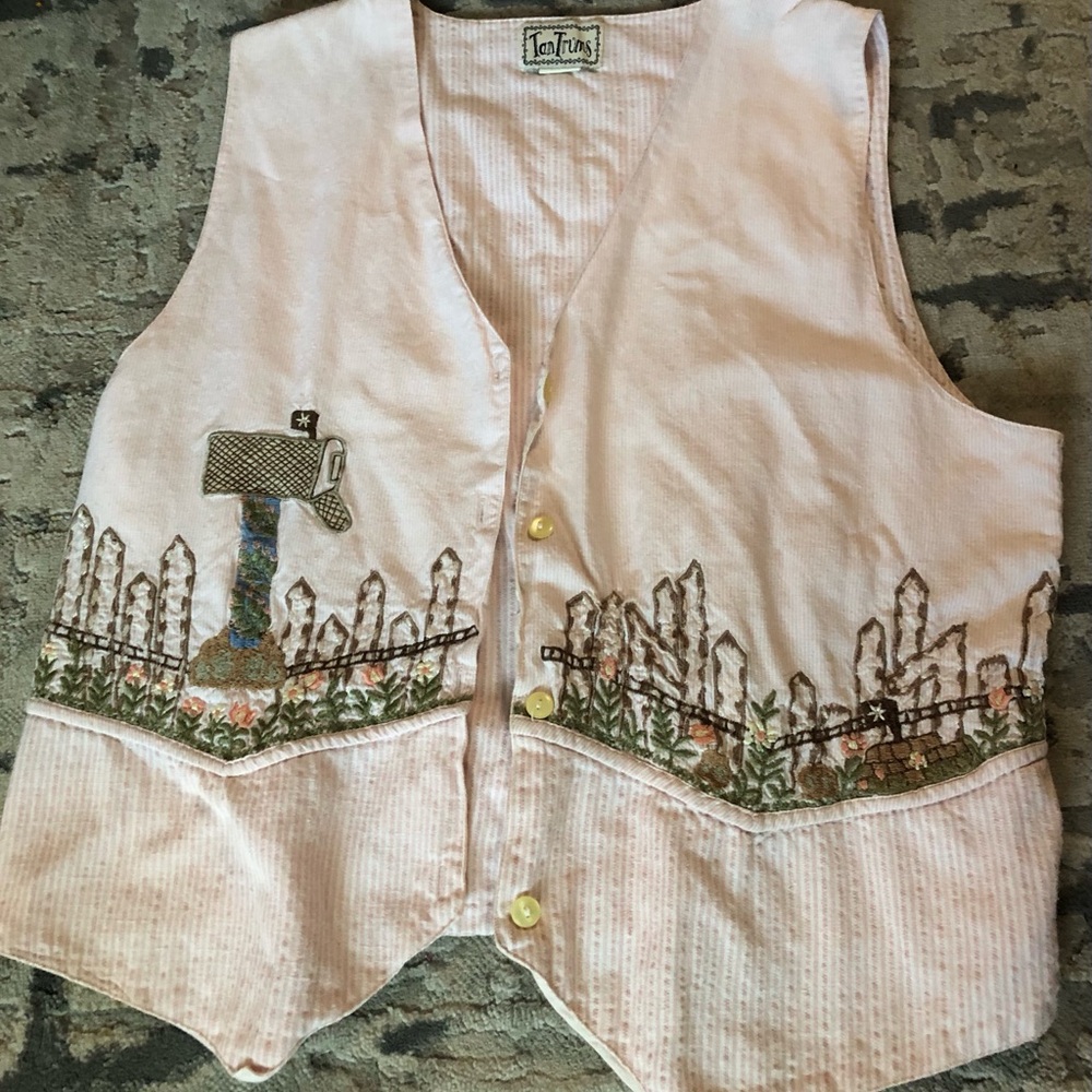 Tantrums light pink embroidered vest women’s large
